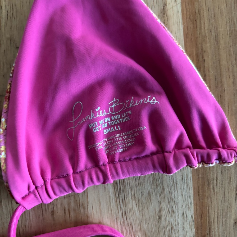 Frankie’s Bikinis Set - Picture 11 of 11